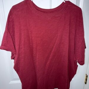 Old Navy Short-Sleeve Crewneck Tee in Burgundy